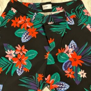 Old Navy Mid-Rise Harper Ankle Pants with a tropical floral print- Brand New